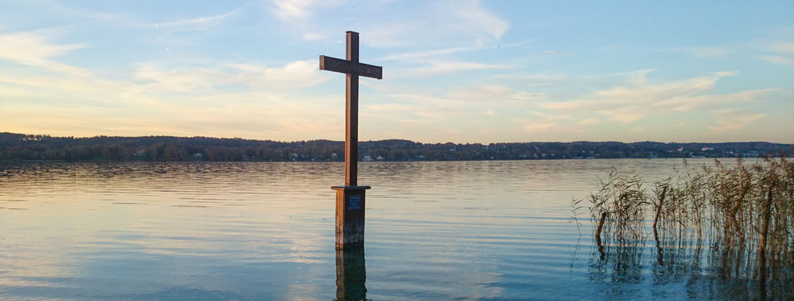 König Ludwig Kreuz im Starnberger See